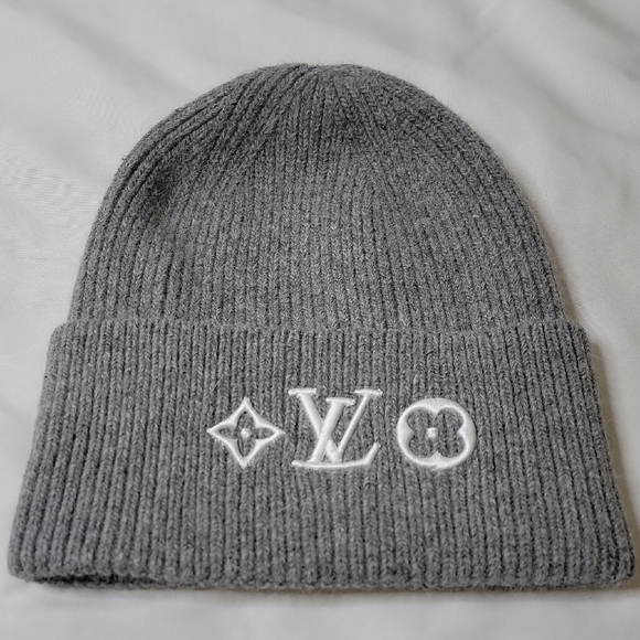 Louis Vuitton Other - Louis Vuitton Gray Ribbed Beanie